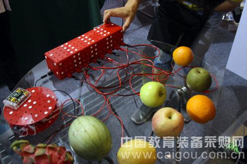 曹博士:物联网+STEAM创客构建未来教室_中国