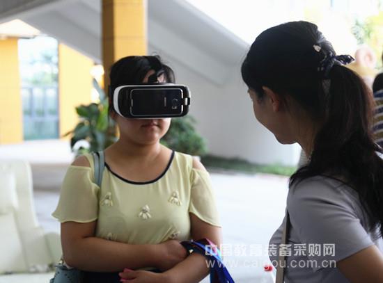 2016泰州教育装备展:创客、VR受关注_中国教